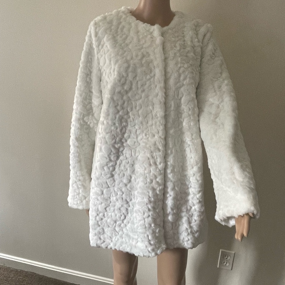 Sam Edelman size L, white faux fur coat. New never worn, no tags.